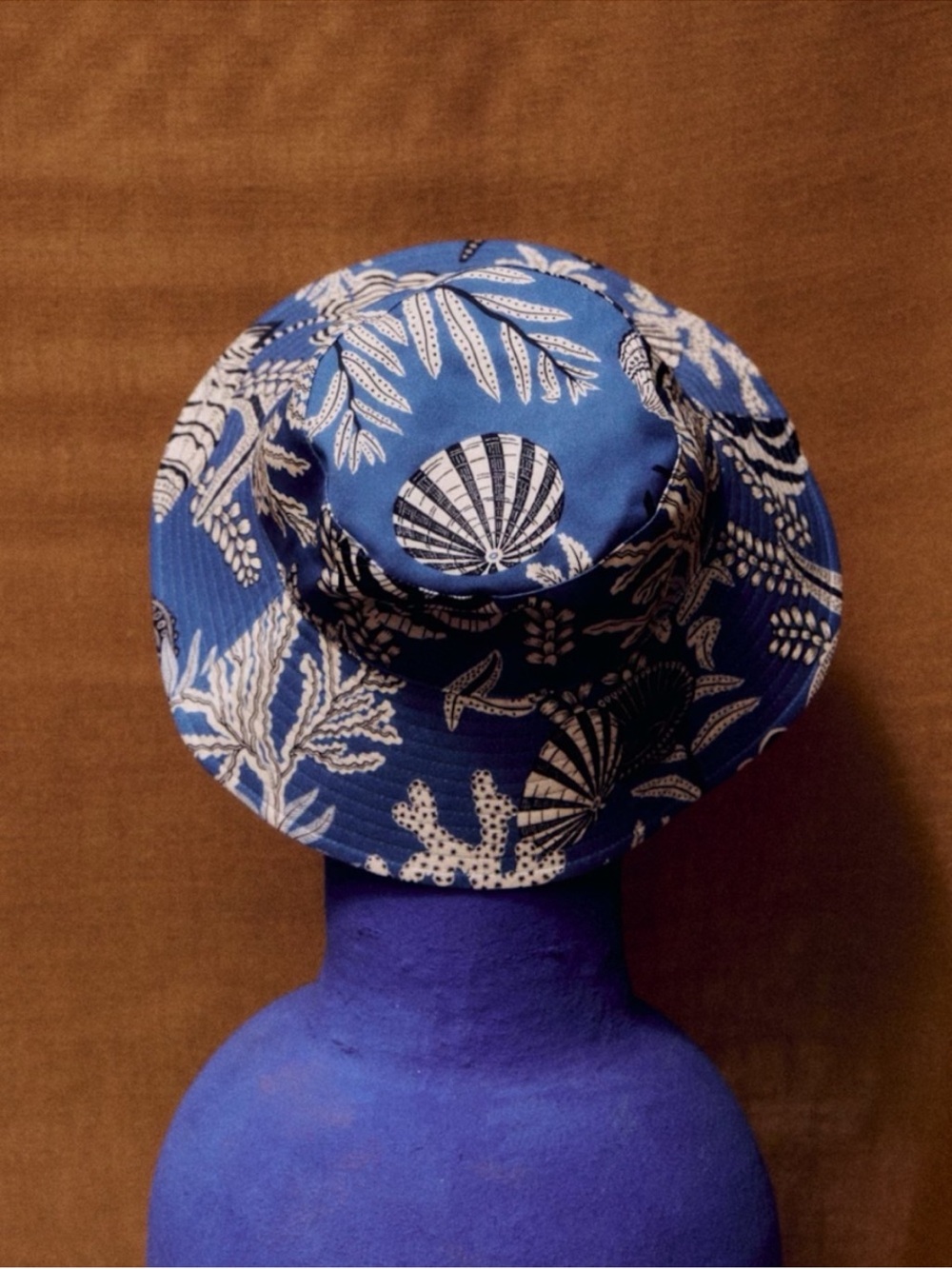 Sézane INOUI Editions Bob Hat NWT in Blue Shells Print